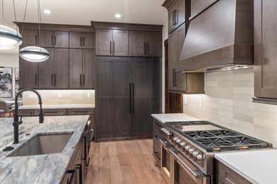 Alpine Contemporary Perfection! Construction is complete in the - photo 14