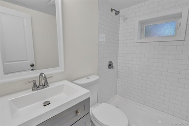 Move right into this updated 3-bedroom, 2-bathroom, Split style - photo 15