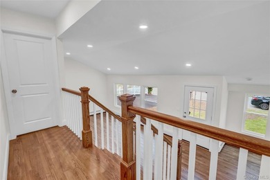 Move right into this updated 3-bedroom, 2-bathroom, Split style - photo 17