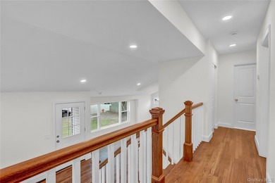 Move right into this updated 3-bedroom, 2-bathroom, Split style - photo 18