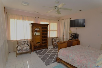 Located on the main channel of Lake Guntersville, this stunning - photo 18
