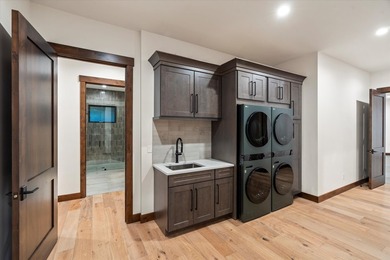 Alpine Contemporary Perfection! Construction is complete in the - photo 29
