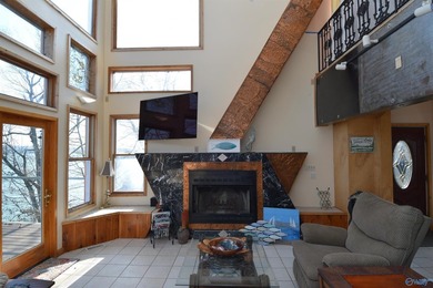 Located on the main channel of Lake Guntersville, this stunning - photo 29