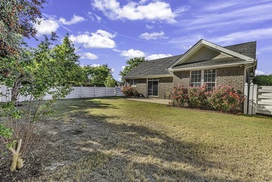Welcome to this beautifully well-maintained 2-bedroom, 2-bath - photo 30