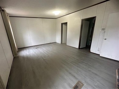 LARGE DOUBLE-WIDE HOME ON NEARLY HALF AN ACRE AND LESS THAN A - photo 30