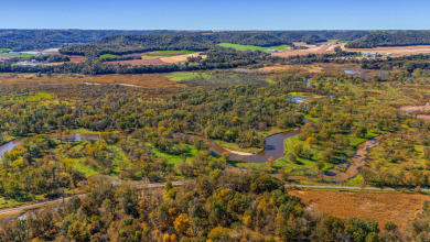 Buffalo County Riverfront Hunting Land for Sale - photo 2