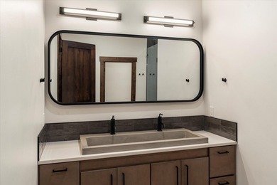 Alpine Contemporary Perfection! Construction is complete in the - photo 33