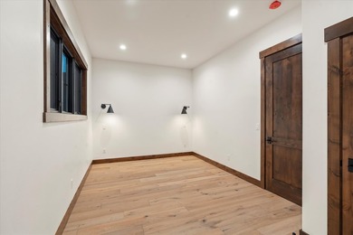 Alpine Contemporary Perfection! Construction is complete in the - photo 38