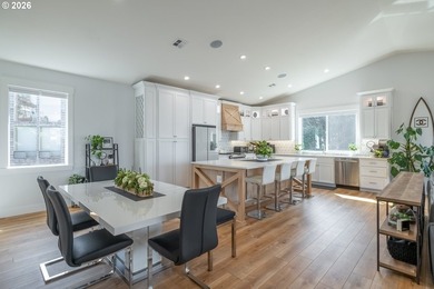 Luxury that inspires in the coveted Roads End neighborhood - photo 11
