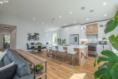 Luxury that inspires in the coveted Roads End neighborhood - photo 12
