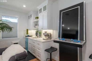 Luxury that inspires in the coveted Roads End neighborhood - photo 29