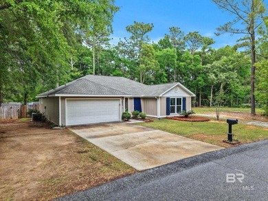 Welcome to 104 Chatam Loop, a beautifully updated 3-bedroom - photo 4