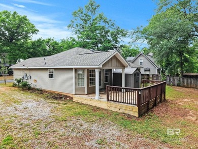 Welcome to 104 Chatam Loop, a beautifully updated 3-bedroom - photo 5