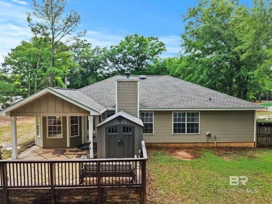 Welcome to 104 Chatam Loop, a beautifully updated 3-bedroom - photo 8