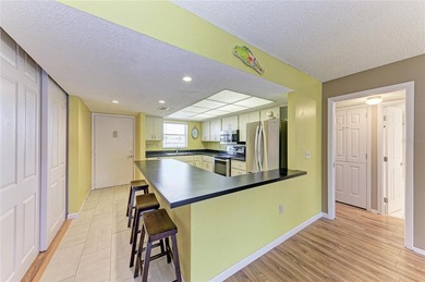 Welcome to this top- 3rd floor 3 Bedroom - 2 Bath condominium in - photo 7