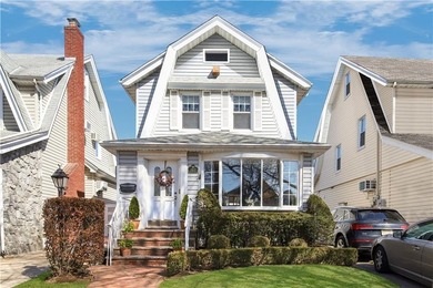 Welcome to this fantastic sunshine filled one-family detached - photo 3