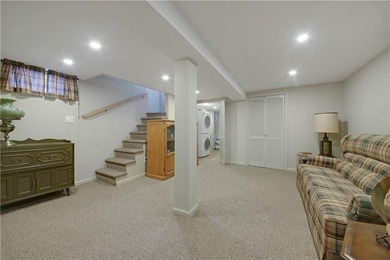 Welcome to this fantastic sunshine filled one-family detached - photo 8