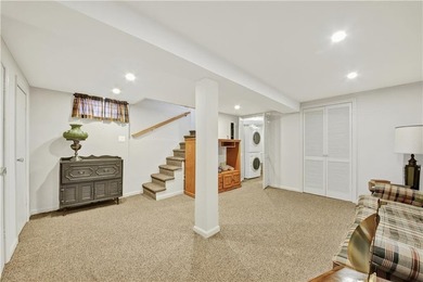 Welcome to this fantastic sunshine filled one-family detached - photo 9