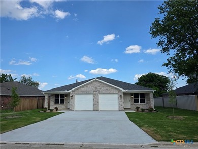 Welcome to this stunning brand-new duplex offering 3 spacious - photo 2