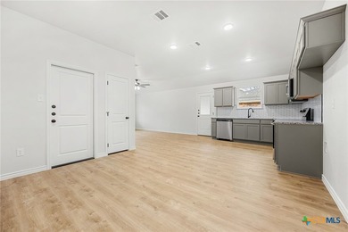 Welcome to this stunning brand-new duplex offering 3 spacious - photo 8