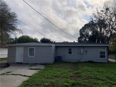 Three-bedroom one bath home centrally located in Corpus Christi - photo 11