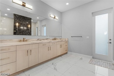 This 2023 custom-built masterpiece redefines luxury living - photo 19