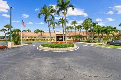 Stunning, fully updated modern unit in Golden Lakes Village - - photo 26