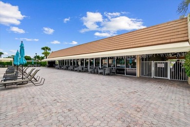 Stunning, fully updated modern unit in Golden Lakes Village - - photo 28
