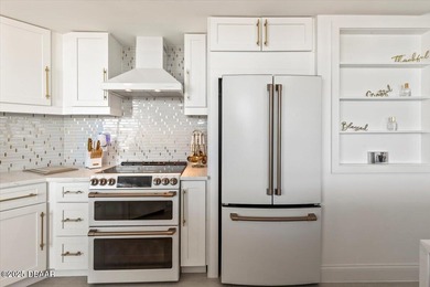 DESIGNED FOR THE COASTAL ELITE, SURROUNDED BY INTOXICATING - photo 30
