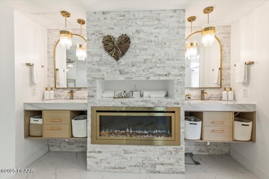 DESIGNED FOR THE COASTAL ELITE, SURROUNDED BY INTOXICATING - photo 44