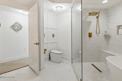 DESIGNED FOR THE COASTAL ELITE, SURROUNDED BY INTOXICATING - photo 46