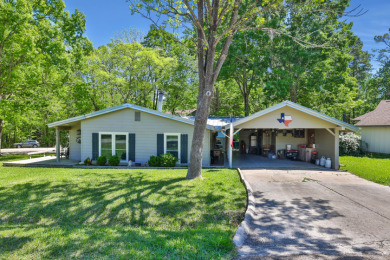 Charming one story home - Lake Home For Sale in Coldspring, Texas