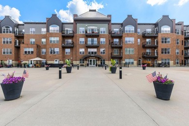 Welcome to easy, one-level living in the heart of Highland Park - photo 1