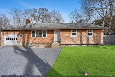 Welcome to this charming ranch-style home in Springs, East - photo 11