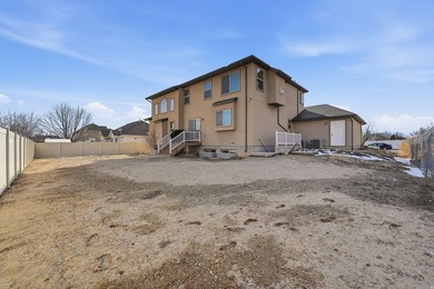 Stunning 2-story right in the middle of Lehi, east of the - photo 39