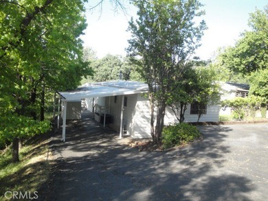 GREAT REMODELED WITH NEW PAINT, FLOORING, ROOF & APPLIANCES - photo 2