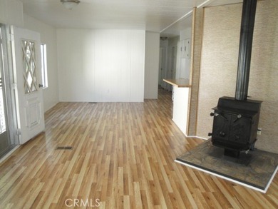 GREAT REMODELED WITH NEW PAINT, FLOORING, ROOF & APPLIANCES - photo 6