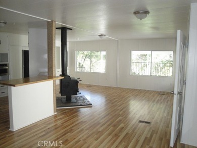 GREAT REMODELED WITH NEW PAINT, FLOORING, ROOF & APPLIANCES - photo 7