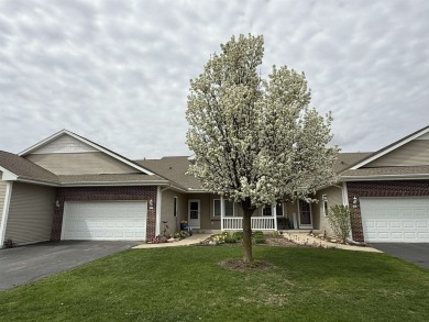 Lake Townhome/Townhouse For Sale in Whitewater, Wisconsin
