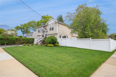Beautifully maintained custom-appointed hi-ranch! Built in 2004 - photo 2