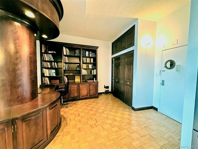 Open House 5/16/26 1:30-3 pm___What a grand studio in 10 Bay St - photo 12