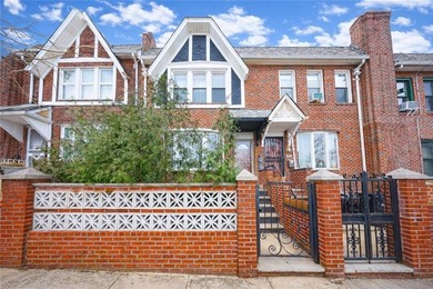 A charming brick townhouse ideally located at the crossroads of - photo 5