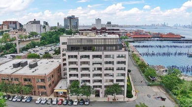 Open House 5/16/26 1:30-3 pm___What a grand studio in 10 Bay St - photo 19