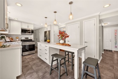 SHOWSTOPPER!! This **MAGAZINE-WORTHY** 4-bedroom 2.5-bath - photo 8