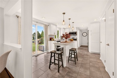 SHOWSTOPPER!! This **MAGAZINE-WORTHY** 4-bedroom 2.5-bath - photo 9