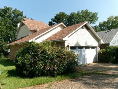 Lake Home For Sale in Shreveport, Louisiana