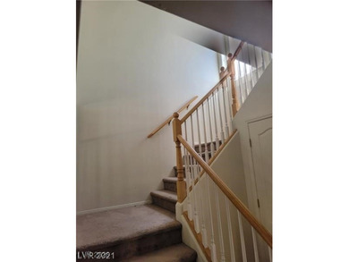 Welcome HOME to the GATED community of Parkway Villas!! This