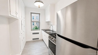 Welcome to this bright and spacious 1-bedroom, 1-bath - photo 17