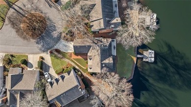 LIVE LIKE YOU ARE ON VACATION on Lake Windward with private dock - photo 26