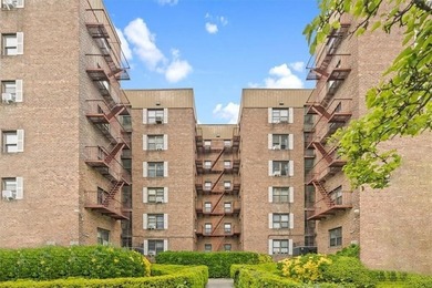 1-bedroom coop in great location, great size bedrooms, living